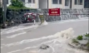 Nước chảy như thác ở Cù Lao Chàm Nước chảy như thác ở Cù Lao Chàm