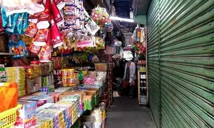 Tránh xa chợ truyền thống vì 'không mua bị đốt vía' Tránh xa chợ truyền thống vì 'không mua bị đốt vía'