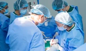 Cắt bán phần dây thanh, bảo tồn giọng nói cho người ung thư Cắt bán phần dây thanh, bảo tồn giọng nói cho người ung thư